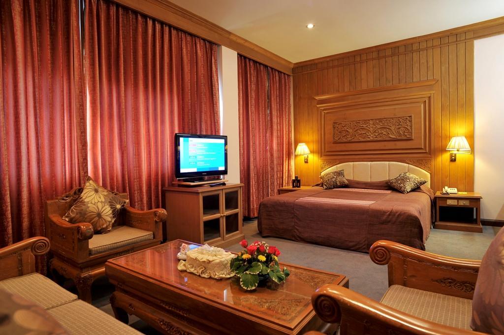 Maeyom Palace Hotel Пхре Екстер'єр фото